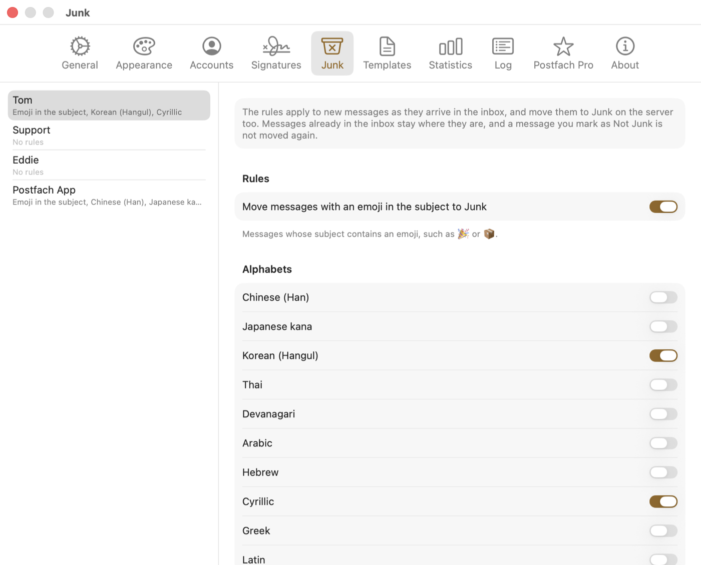 Settings › Junk on the Mac: for the account Tom, the emoji rule is on and the alphabets Korean (Hangul) and Cyrillic are ticked