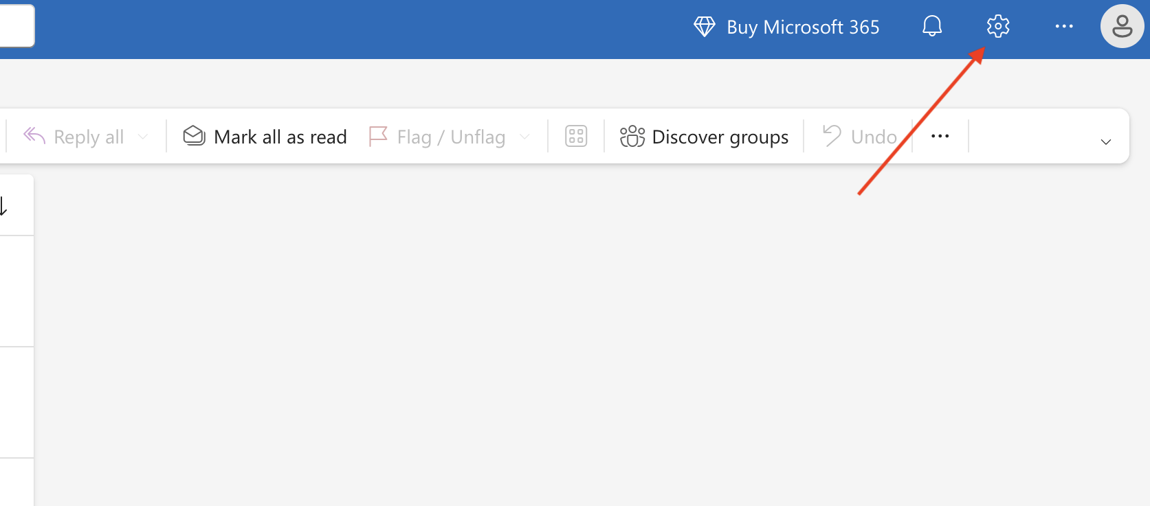 Outlook on the web: the gear at the top right that opens the settings, marked with an arrow